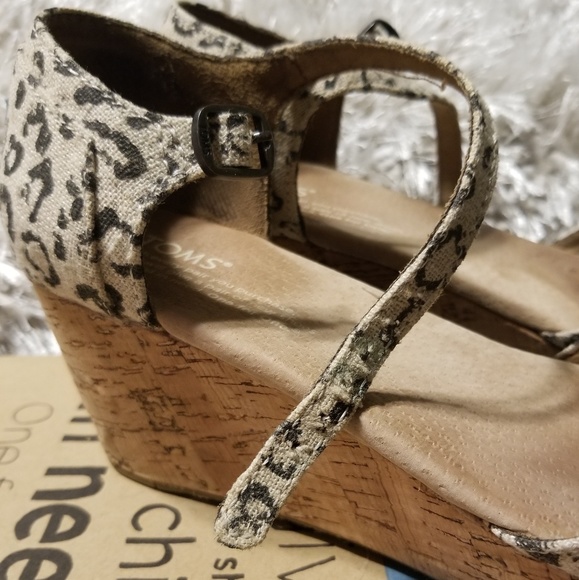 Lepard Print Toms - Picture 3 of 5